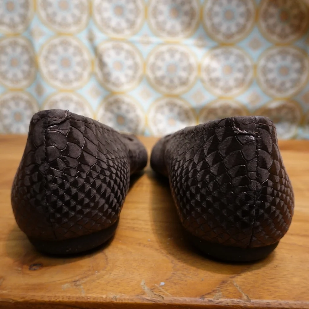 GEOX Bronze Snakeskin Textured Ballet Flat with Gold Metallic Toe Caps, size 38 - Picture 5 of 11